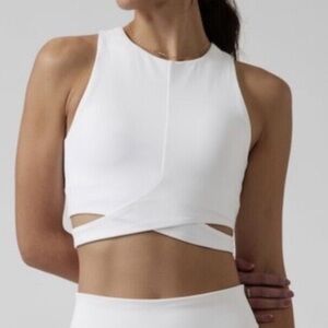 ATHLETA CONSCIOUS CUT OUT CROP